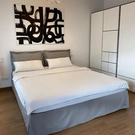 Centrally Located Chic Studio